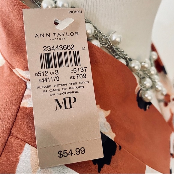 NWT Ann Taylor Factory Petite Floral Wrap Blouse *Host Pick*💗🎉 - Picture 3 of 5